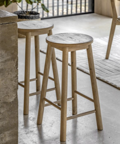 Elegant Natural Oak Bar Stool – Timeless Design & Quality Craftsmanship