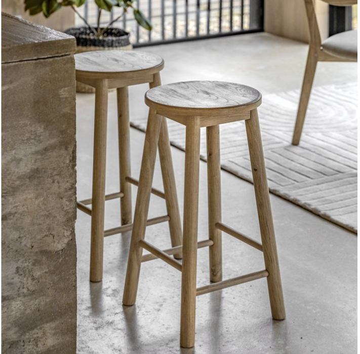 Elegant Natural Oak Bar Stool – Timeless Design & Quality Craftsmanship Elegant Natural Oak Bar Stool – Timeless Design & Quality Craftsmanship