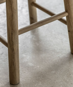 Elegant Natural Oak Bar Stool – Timeless Design & Quality Craftsmanship3